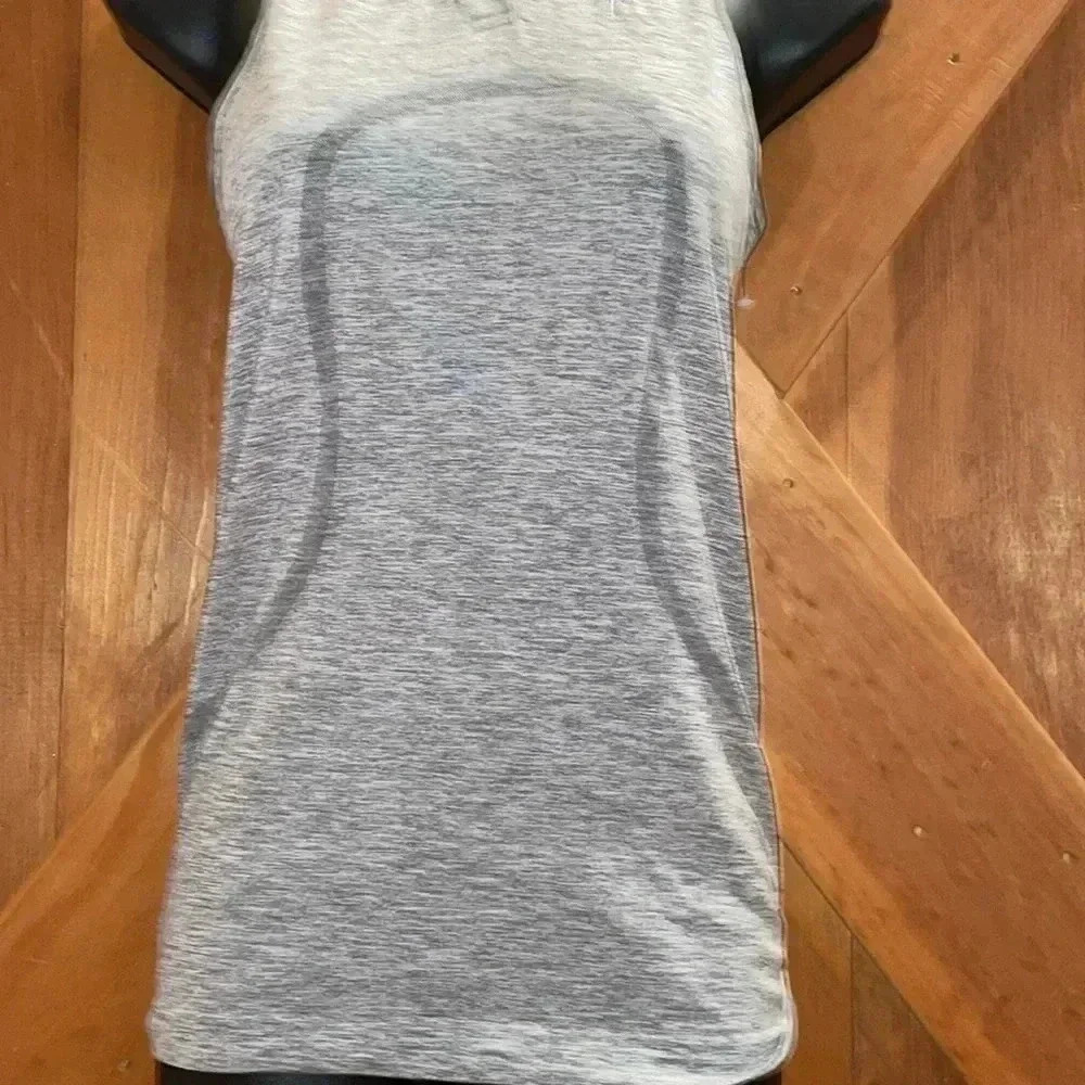 🛑SOLD🛑 Lululemon Swifty Tech- 4 - Picture 6 of 10